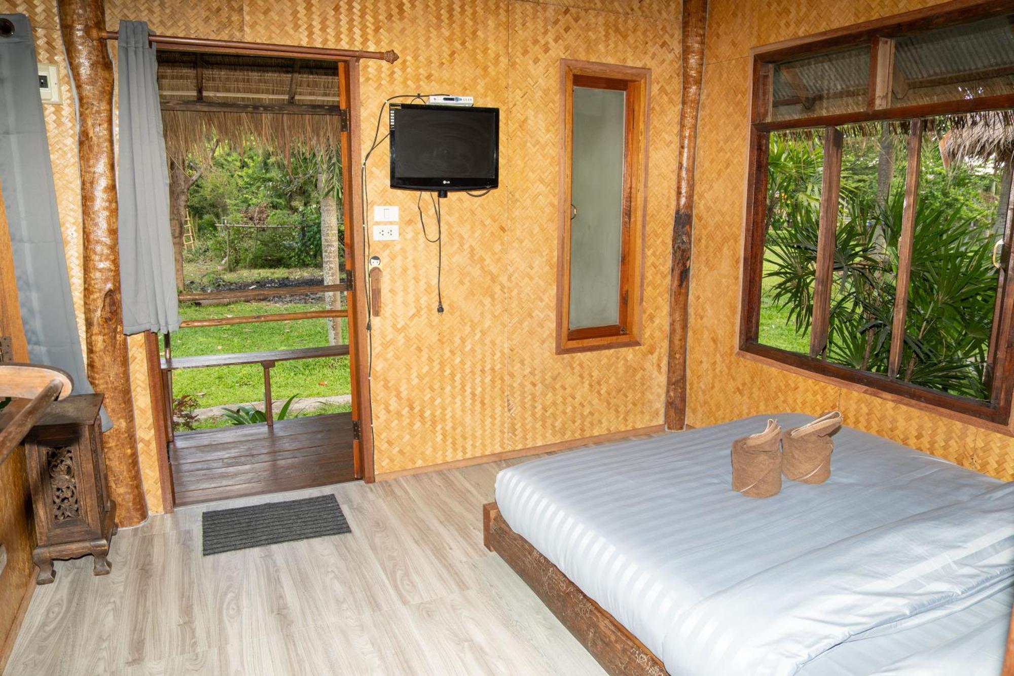 Butterfly Hostel, Hostel
